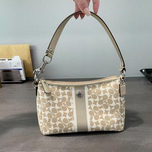 Coach signature handbag. Detachable handle .Reduced! EUC